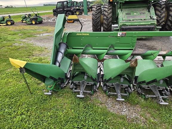 Image of John Deere C8R equipment image 3