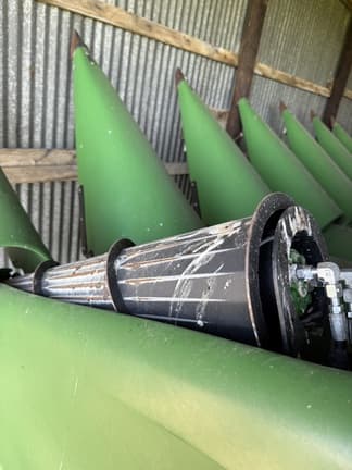 Image of John Deere C8R equipment image 2