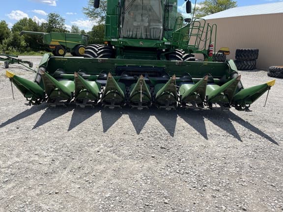 Image of John Deere C8R equipment image 2