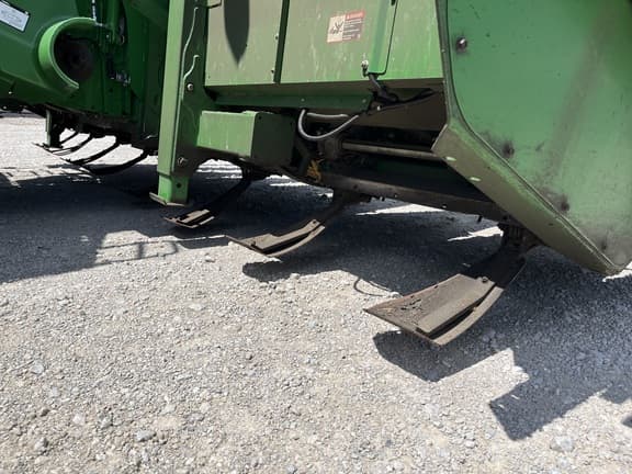 Image of John Deere C8R equipment image 4
