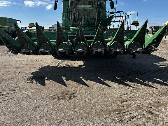 Image of John Deere C8R Primary image