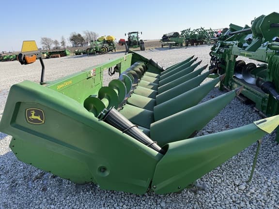 Image of John Deere C8R equipment image 1