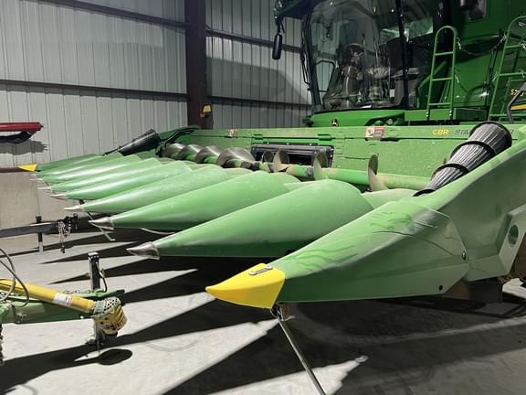 Image of John Deere C8R equipment image 2