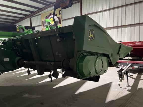 Image of John Deere C8R equipment image 3