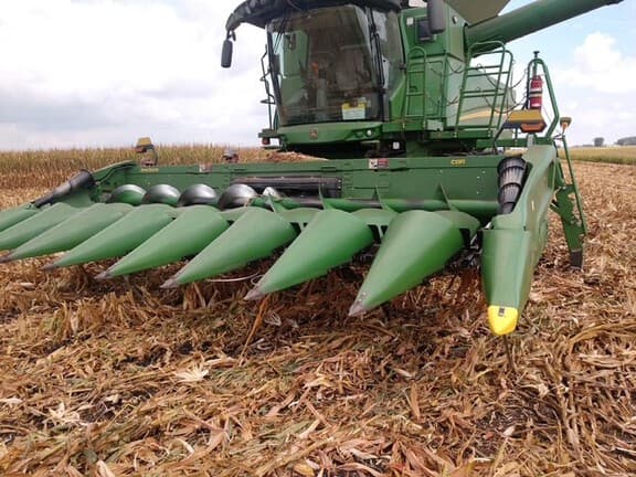 Image of John Deere C8R equipment image 1