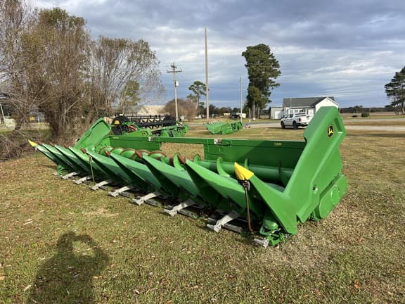 Image of John Deere C8R equipment image 3