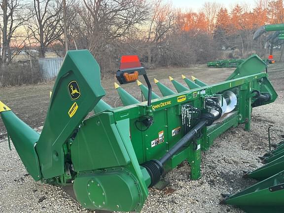 Image of John Deere C8R equipment image 2