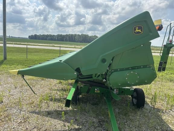 Image of John Deere C8R equipment image 2