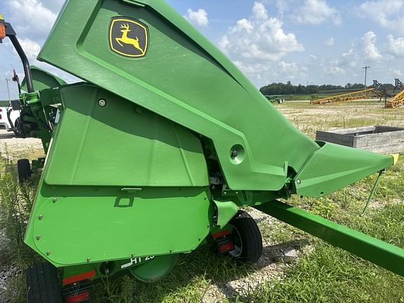 Image of John Deere C8R equipment image 3