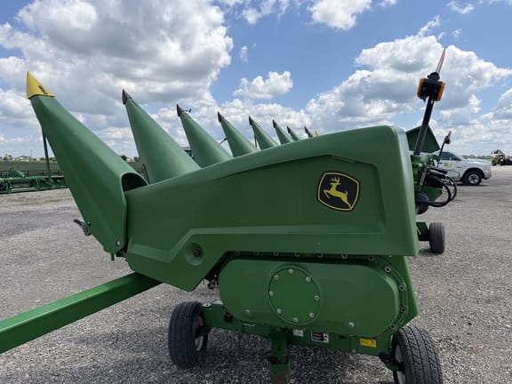 2022 John Deere C8R Equipment Image0