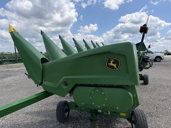 Image of John Deere C8R Primary image