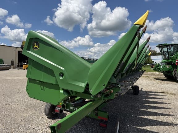 Image of John Deere C8R equipment image 1