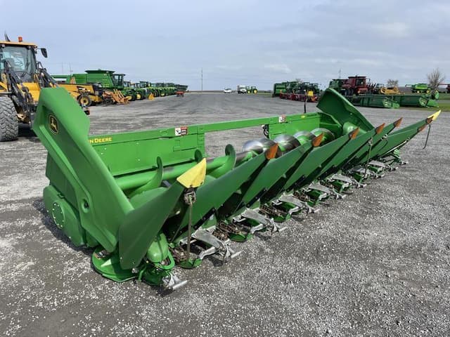 Image of John Deere C8R equipment image 2