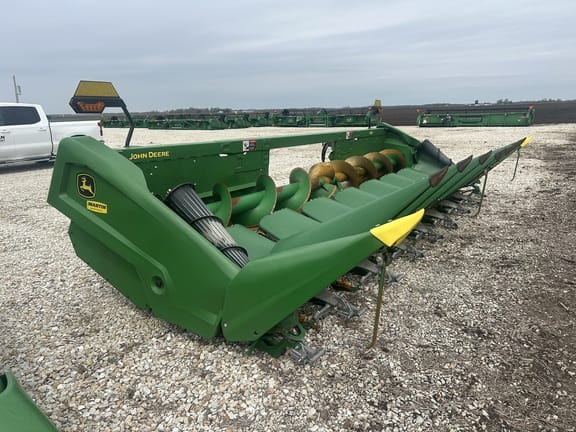 2022 John Deere C8R Equipment Image0