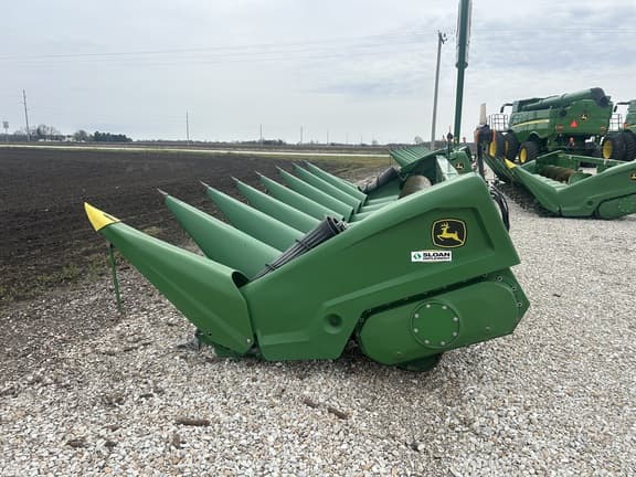 Image of John Deere C8R equipment image 1