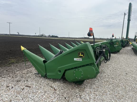 Image of John Deere C8R equipment image 2