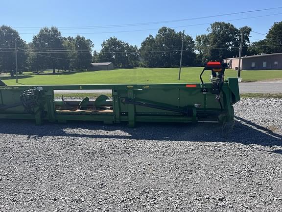 Image of John Deere C8R equipment image 4