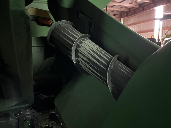 Image of John Deere C8R equipment image 2