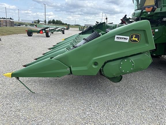 Image of John Deere C8R equipment image 4