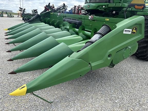 Image of John Deere C8R equipment image 2