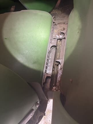 Image of John Deere C8R equipment image 3