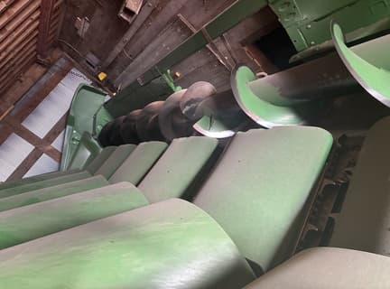 Image of John Deere C8R equipment image 2