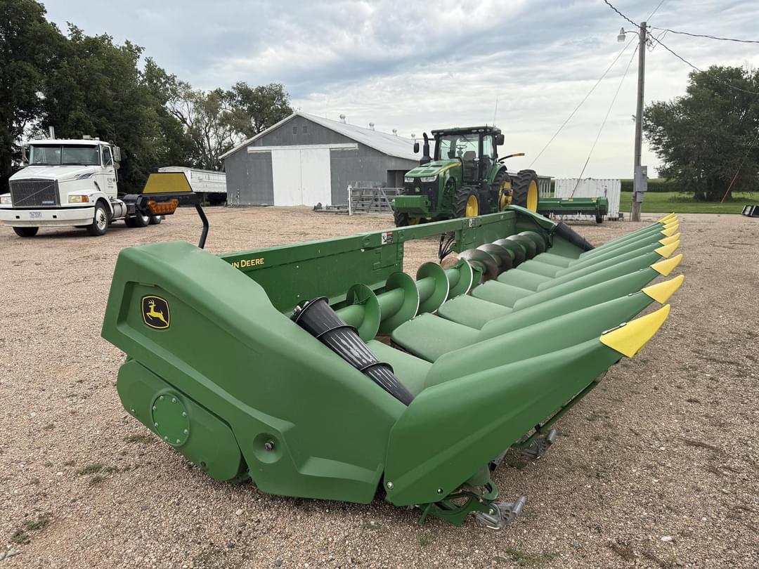 Image of John Deere C8R Primary image
