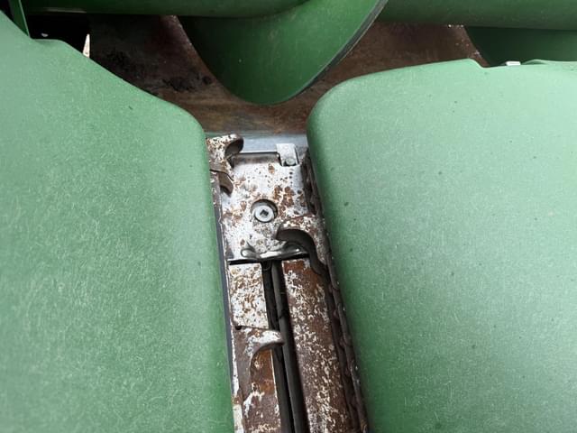 Image of John Deere C8R equipment image 4