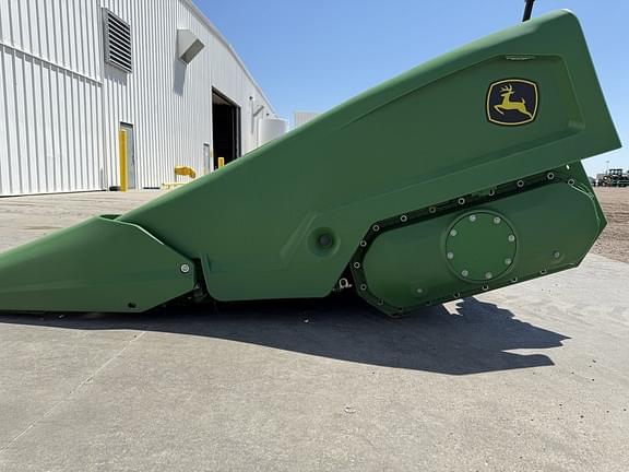 Image of John Deere C8R equipment image 1