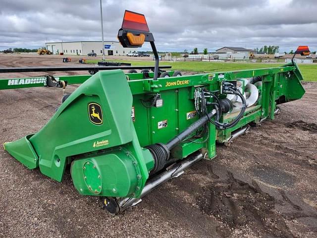 Image of John Deere C8R equipment image 3