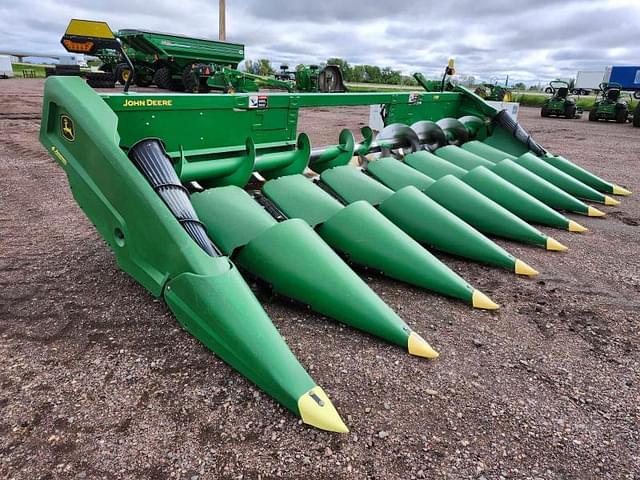 Image of John Deere C8R equipment image 1