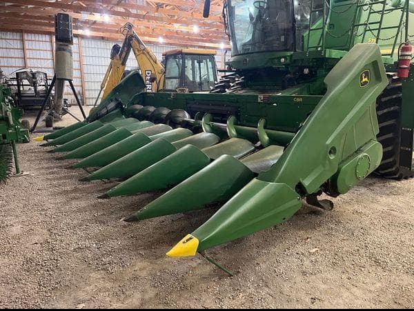 Image of John Deere C8R Primary image