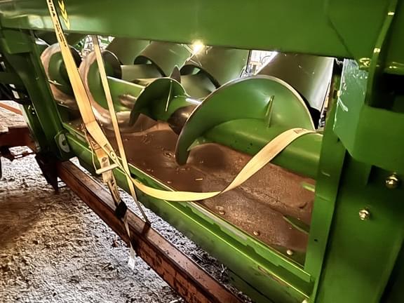 Image of John Deere C8R equipment image 3