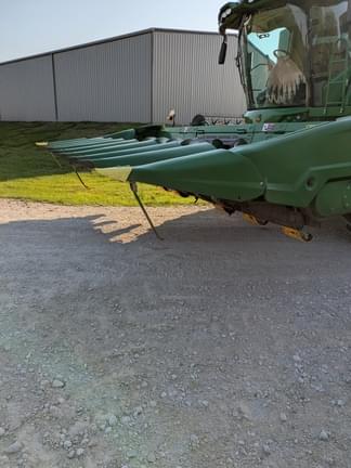 Image of John Deere C8R equipment image 2