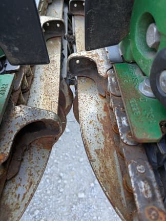 Image of John Deere C8R equipment image 4