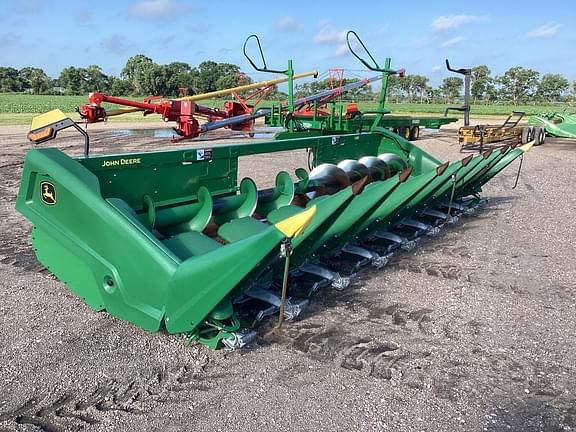 Image of John Deere C8R Primary image