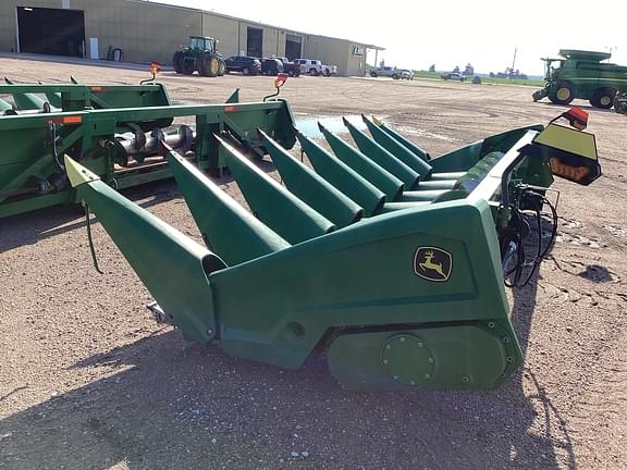 Image of John Deere C8R equipment image 2