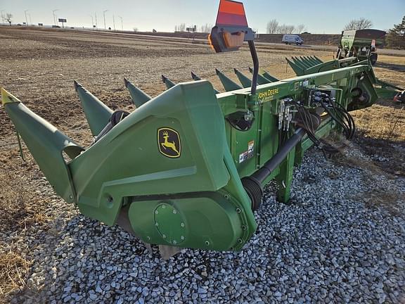 Image of John Deere C8R equipment image 2