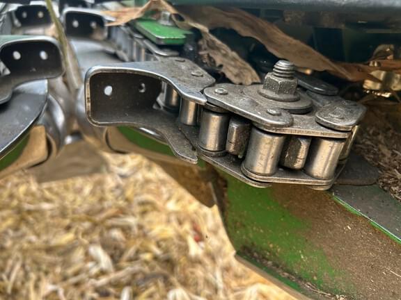 Image of John Deere C8R equipment image 2