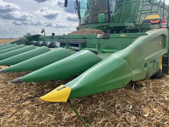 Image of John Deere C8R Primary image