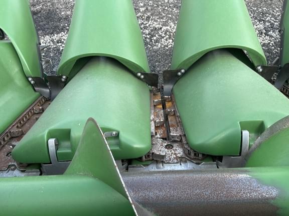 Image of John Deere C8R equipment image 3