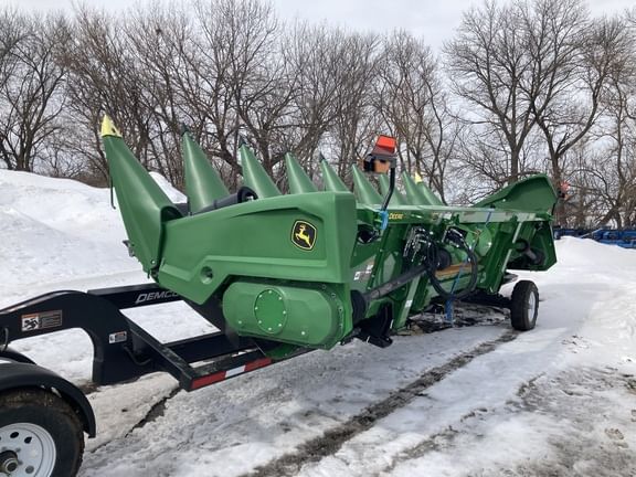 Main image John Deere C8R