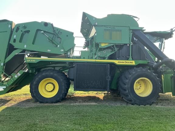 Image of John Deere CP770 equipment image 3