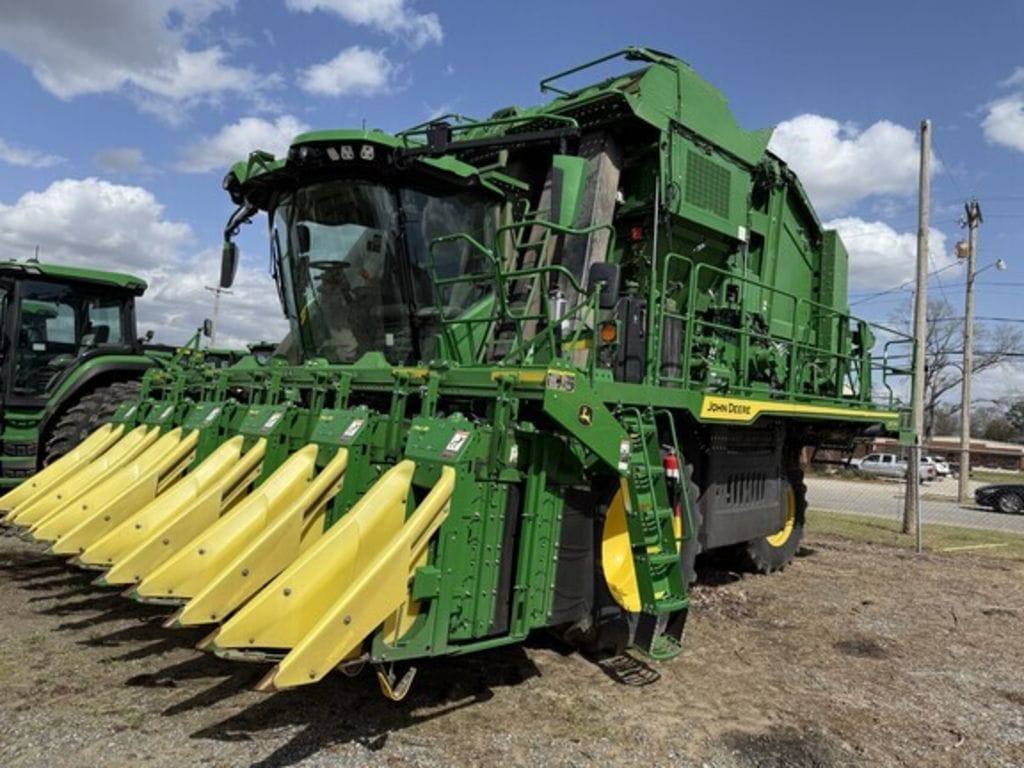 2022 John Deere CP770 Equipment Image0