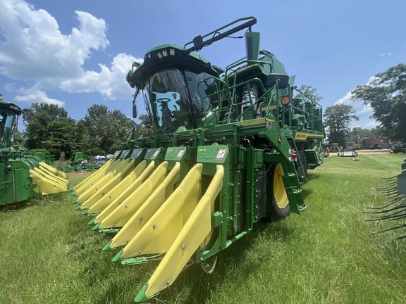 2022 John Deere CP770 Equipment Image0