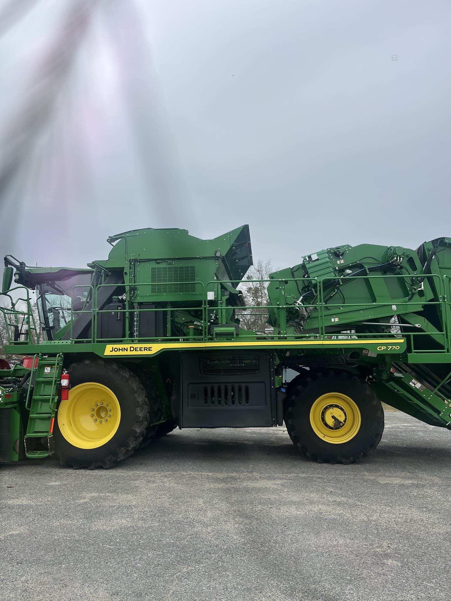 Main image John Deere CP770