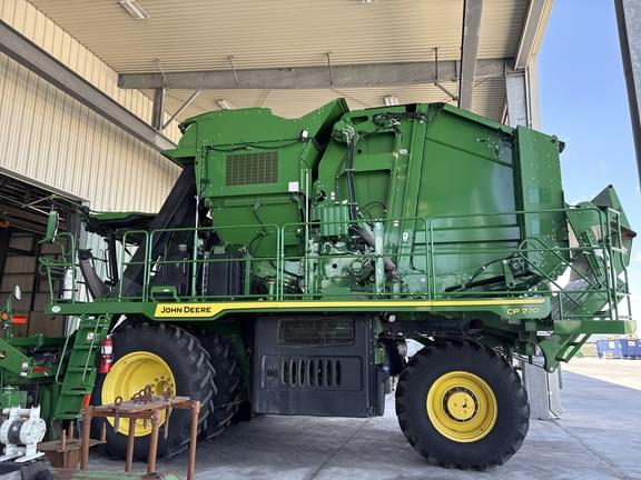 Image of John Deere CP770 equipment image 1