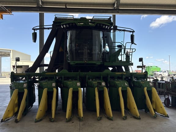 2022 John Deere CP770 Equipment Image0