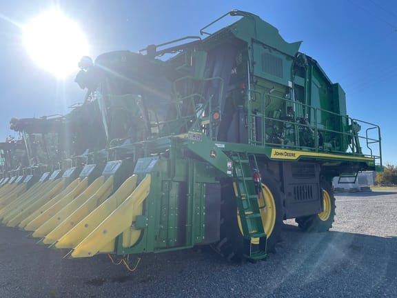 2022 John Deere CP770 Equipment Image0