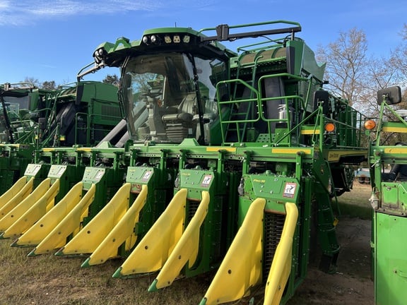 2022 John Deere CP770 Equipment Image0
